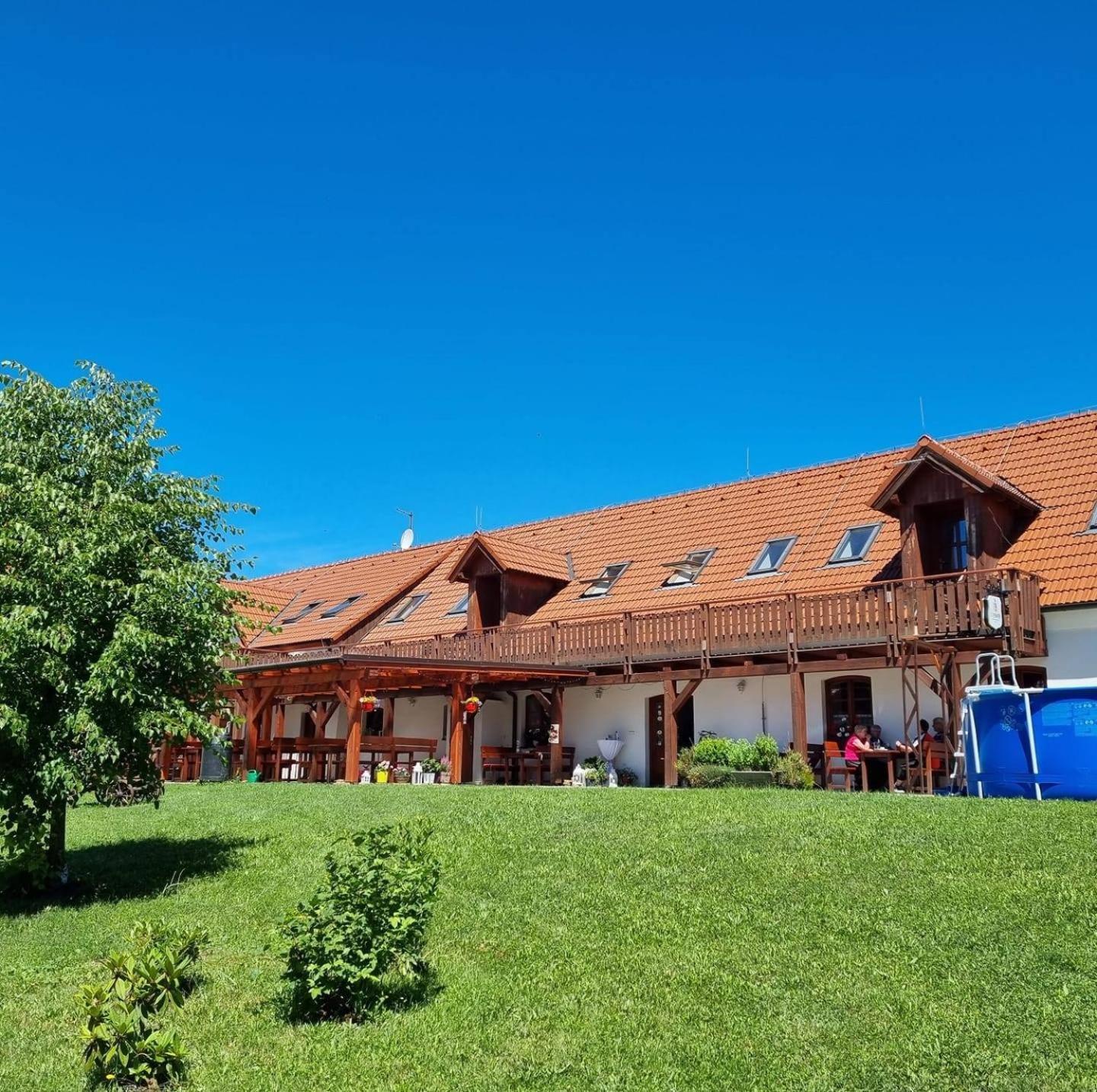 Penzion U Farmare Chotoviny Exterior foto